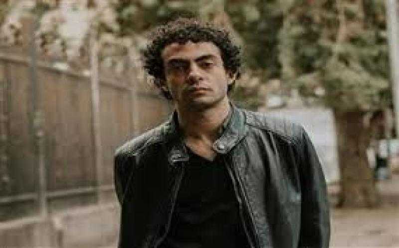 وزير الثقافة يُهنئ أحمد أبو زيد لحصوله على جائزة ”أفضل ممثل” بمهرجان قرطاج المسرحي