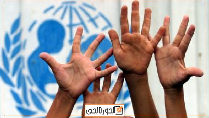 دخل الربيع يضحك