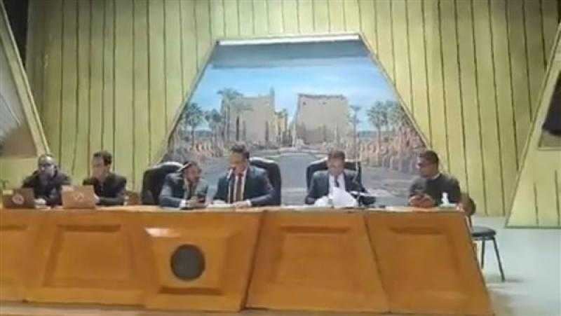 زلزال انتخابي في الأقصر.. بشاري يحسم مقعد الدائرة الأولى من الجولة الأولى