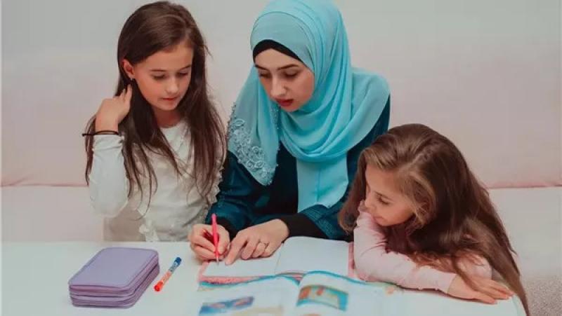 قافلة تعليمية مجانية للطلاب بالضبعية غرب الأقصر