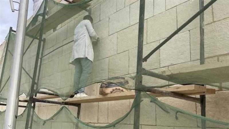 «السياحة والآثار»: ترميم الجزء الحديث من سور مجرى العيون باستخدام أساليب علمية