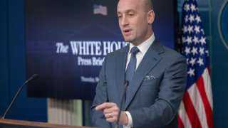 مساعد ترامب: جرينلاند تنتمي لأمريكا بشكل شرعي ولن يوقفنا أحد