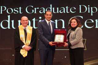 جامعة مصر للعلوم والتكنولوجيا تحتفل بتخريج دفعات جديدة من الدبلومات المهنية بكلية... جامعة مصر للعلوم والتكنولوجيا تحتفل بتخريج دفعات جديدة من الدبلومات المهنية بكلية طب الأسنان بالتعاون مع جامعة جنوا الإيطالية