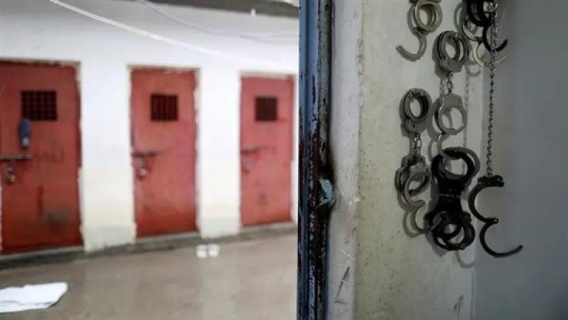 رويترز: نقل نحو 3000 سجين من تنظيم داعش من سوريا إلى العراق