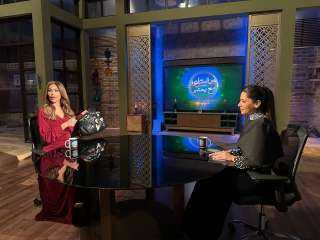 مي سليم: رفضت الجواز سنين علشان بنتي… ولسه بتنام جنبي. مي سليم: رفضت الجواز سنين علشان بنتي… ولسه بتنام جنبي.