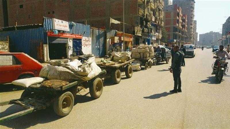 محافظ الجيزة:ضبط 24عربة كارو وتروسيكل خلال حملات مكثفة لمواجهة النباشين والفرز العشوائي