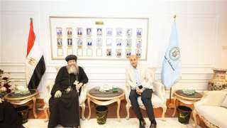 محافظ أسيوط يستقبل رئيس الدير المحرق والوفد المرافق له للتهنئة بمهام منصبه