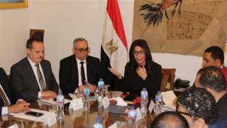 وزيرة الثقافة تضع ملامح الفترة المقبلة مع قيادات الوزارة ورؤساء القطاعات