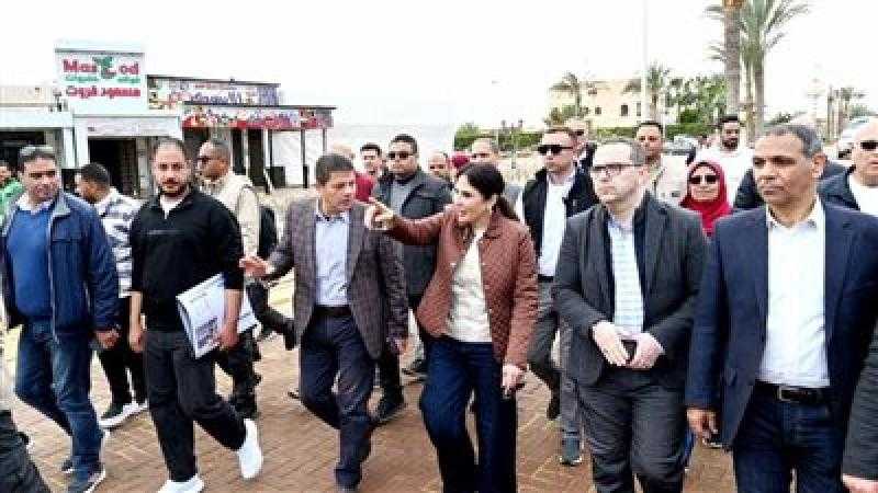 وزيرة الإسكان توجه بدفع أعمال التطوير والاهتمام بالصيانة الدورية للطرق والمسطحات الخضراء
