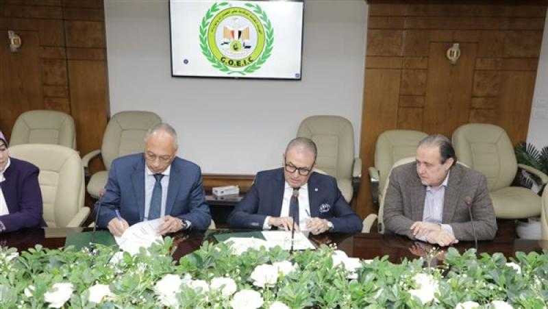 بروتوكول تعاون بين الرقابة على الصادرات وغرفة الملابس لتطوير فحص وتحليل المنسوجات