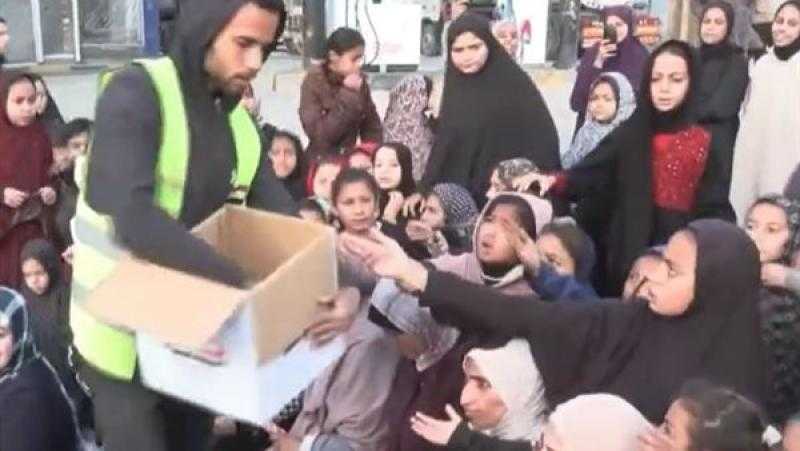 الجنة المصرية في غزة تدخل الفرحة على قلوب سكان غزة في عيد الفطر