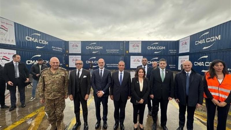 وزير الخارجية يسلم لبنان 1000 طن مساعدات خلال زيارته لبيروت