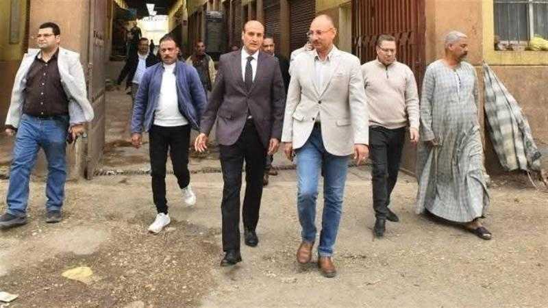 محافظ أسيوط يتفقد السوق الحضاري التجاري بالحمراء ويوجه بتطويره