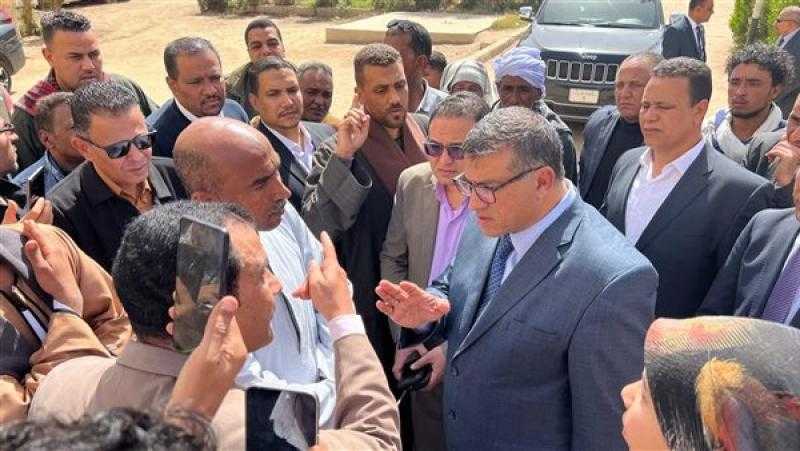 محافظ قنا يوجه بوضع لوحات إعلانية لخرائط ”الأحوزة العمرانية” بكافة المراكز والمدن