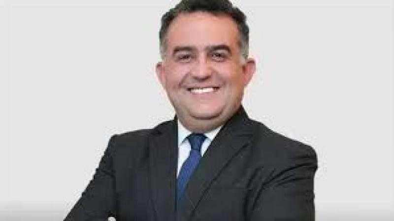 فور اعلان تعيينه.. رئيس البورصة يحضر اول جلسات لجان قيد الشركات الحكومية