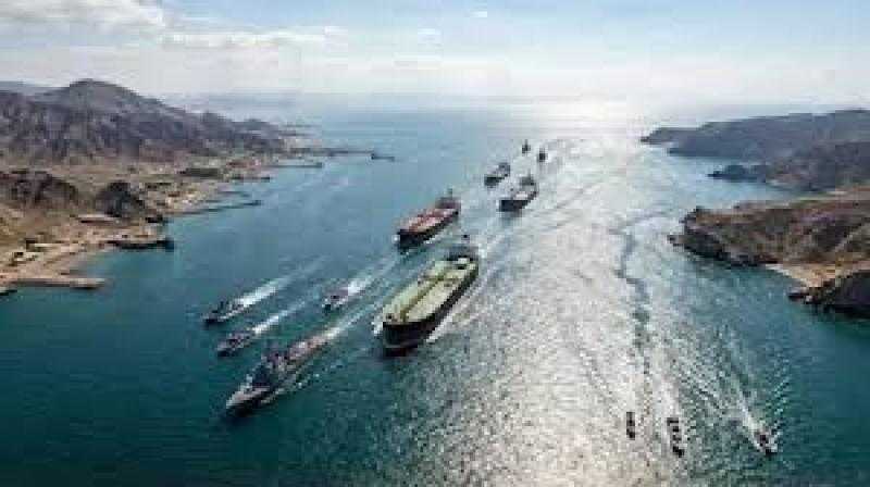 ”مضيق هرمز” مغلق ”بالضبة والمفتاح” في ظل استمرار الحصار والغموض في شأن المفاوضات الأمريكية - الإيرانية