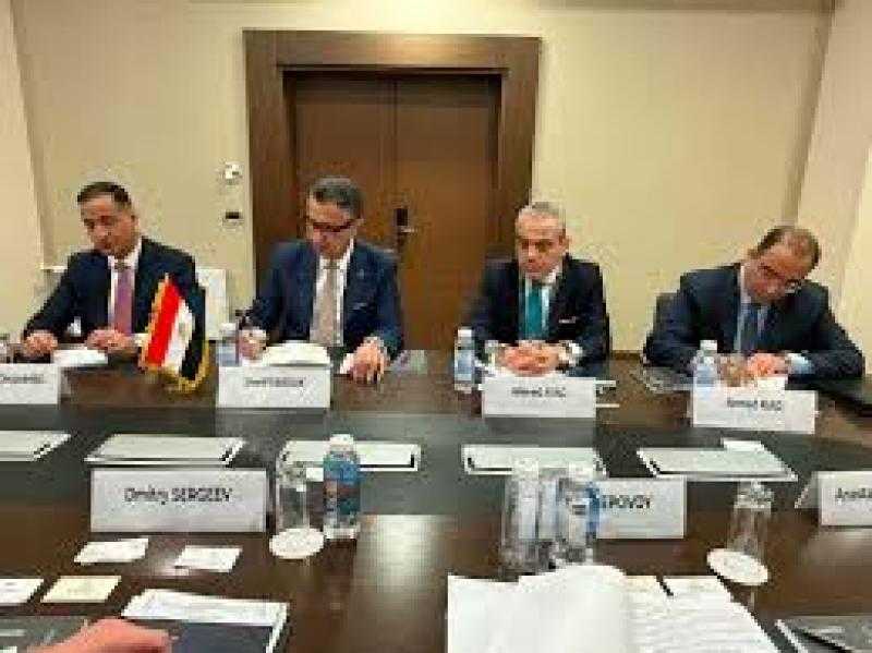 هيئة التنمية الصناعية تبحث سبل تعزيز الاستثمار مع جمعية مستثمرى العاشر