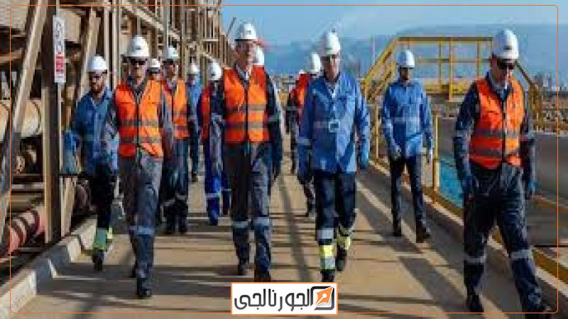 وزير البترول أثناء اللقاء