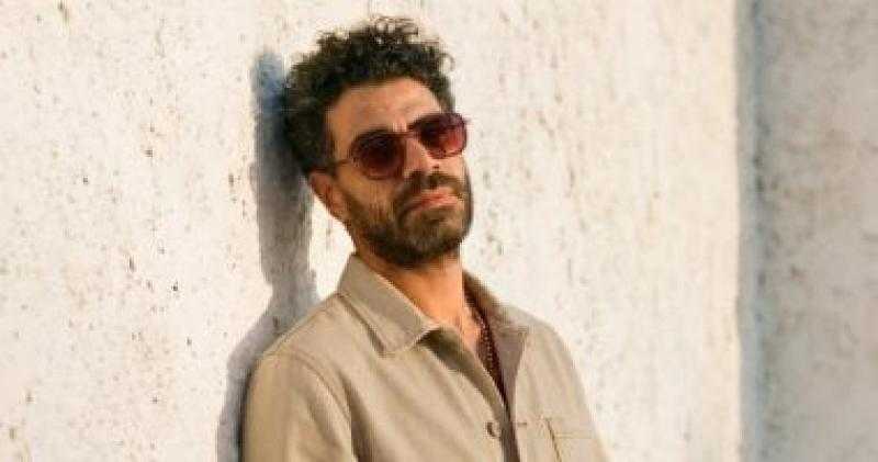 محمد وزيرى يطلق «هيلا بيلا» بداية لمشروع موسيقى عربى جديد