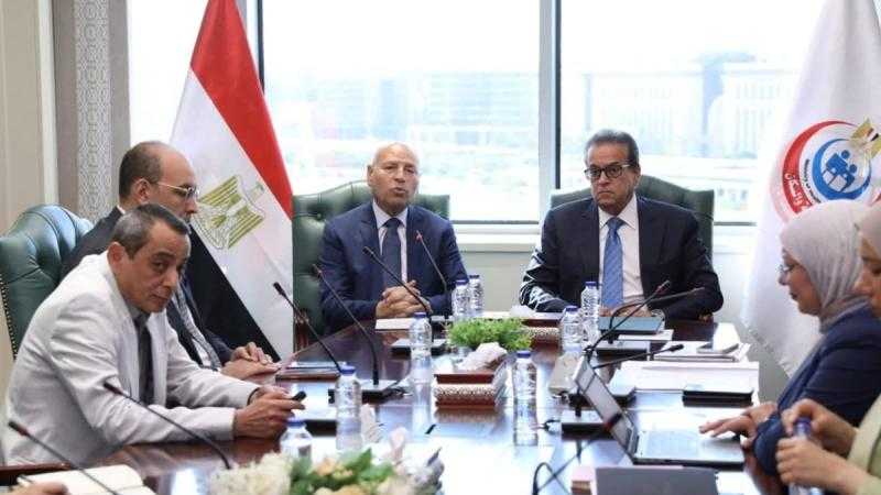 وزير الصحة ومحافظ القاهرة يبحثان تعزيز التعاون لتطوير الخدمات الطبية بالعاصمة