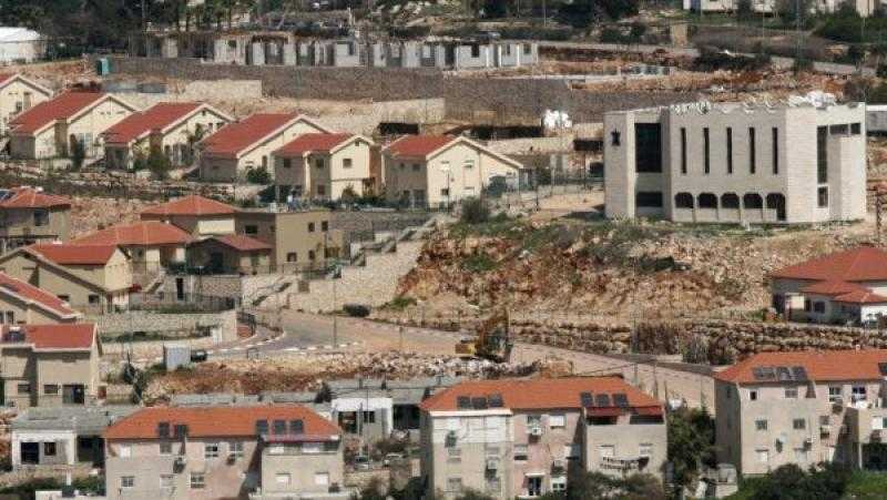 الآلية الثلاثية تدين مخططات الضم والاستيطان وتطالب بحماية الفلسطينيين