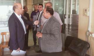 وزير العمل يتفقد منطقة عمل العاشر من رمضان ويؤكد مجانية الخدمات للمواطنين