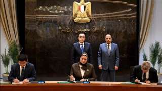 رئيس الوزراء يشهد مراسم توقيع مذكرة تفاهم لإنشاء أول مصنع لتوربينات الرياح رئيس الوزراء يشهد مراسم توقيع مذكرة تفاهم لإنشاء أول مصنع لتوربينات الرياح