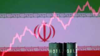 إيران تدرس بيع النفط لشركات يابانية إيران تدرس بيع النفط لشركات يابانية