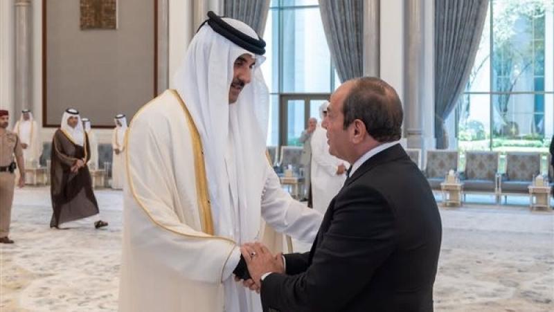 السيسي يعزى أمير قطر في وفاة الشيخ حمد بن خليفة آل ثاني
