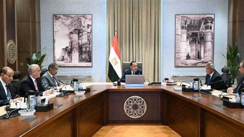 رئيس الوزراء يعقد اجتماعا لمتابعة تنفيذ تكليفات الرئيس السيسي بشأن الإعلام