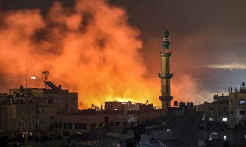 قصف للاحتلال يستهدف مواطنين في حي الشيخ رضوان بغزة
