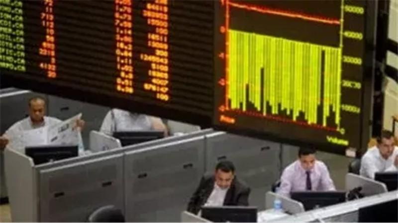 هبوط جماعي لمؤشرات البورصة بمنتصف التعاملات وخسائر سوقية تتجاوز 54 مليار جنيه